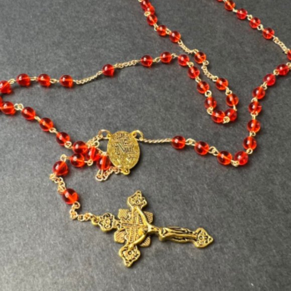 Handmade Transparent Red Circle Bead - Picture 4 of 4